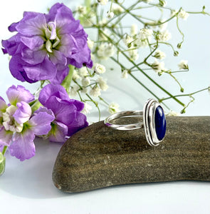 Lapis lazuli cabochon ring